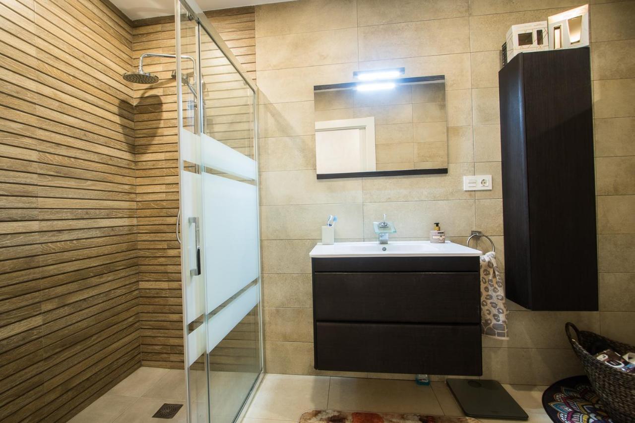 First Line Luxury Apartments Аликанте Экстерьер фото